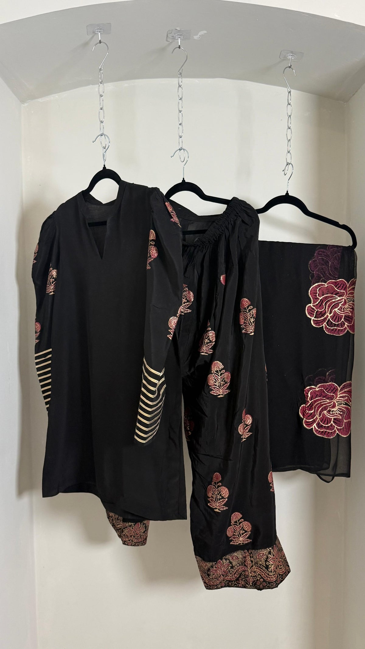 Gulbahar (گل بہار ) – Farshi Salwar Set