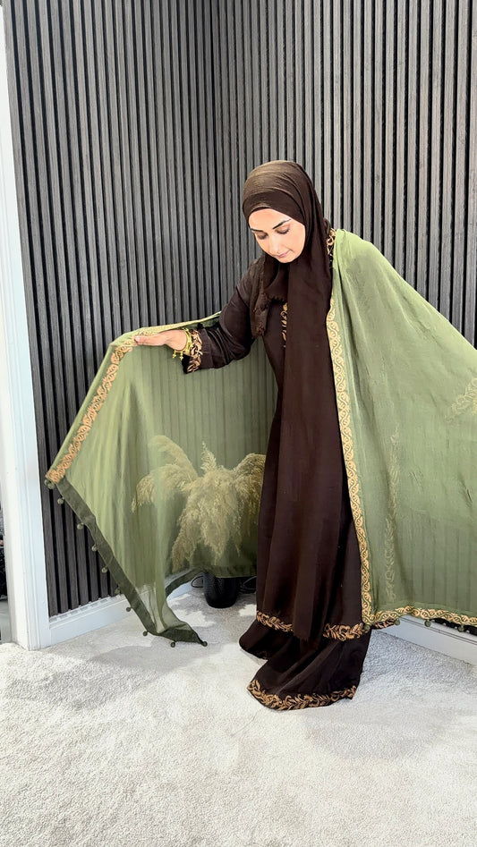 Zarnigar (زرنگار) – Longline Kameez & Wide-Leg Trousers Set
