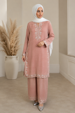 Aina (آئینہ)– Longline Kameez & Trousers Set